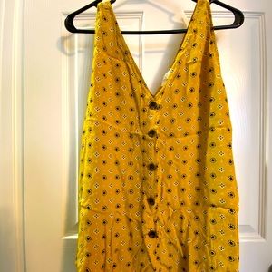 LOFT. Button Down Yellow Sleeveless Top with Floral print. Size: Large.